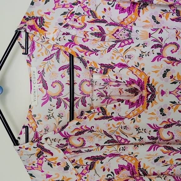 V-neck Boho flower print Blouse - Picture 3 of 7